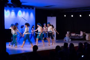 Spectacle danse de St jean du pin avec les Ados en Modern'Jazz sur Alès